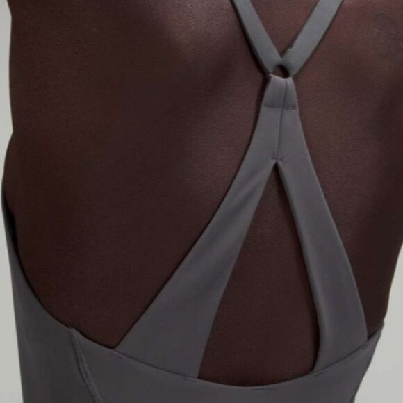 Lululemon lab Nulux and Mesh One-Piece 8" Anchor - Picture 9 of 17